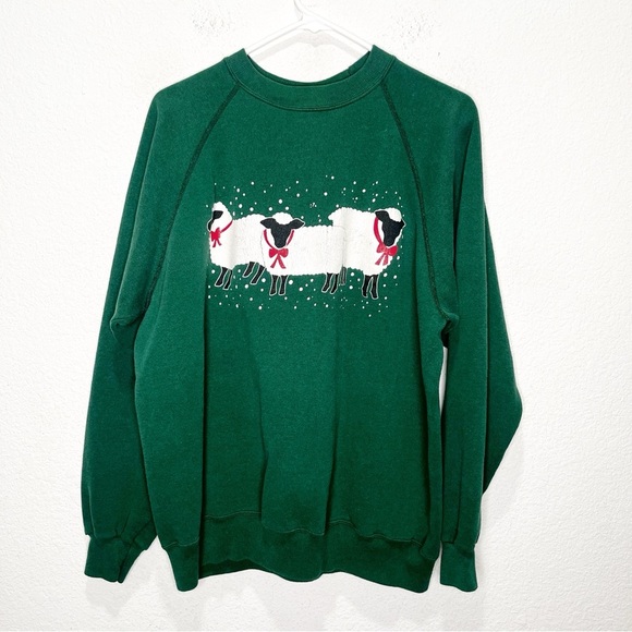Vintage Oversized Graphic Holiday Sheep Sweatshirt Christmas Winter - Picture 1 of 6